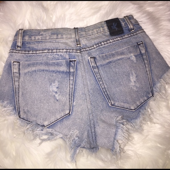 One Teaspoon "Bonitas" Light Wash Shorts - Picture 2 of 3